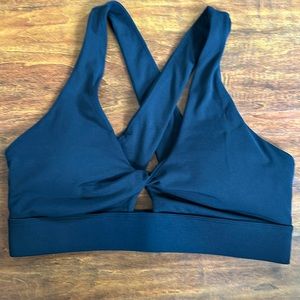 Oasis Twist Sports Bra